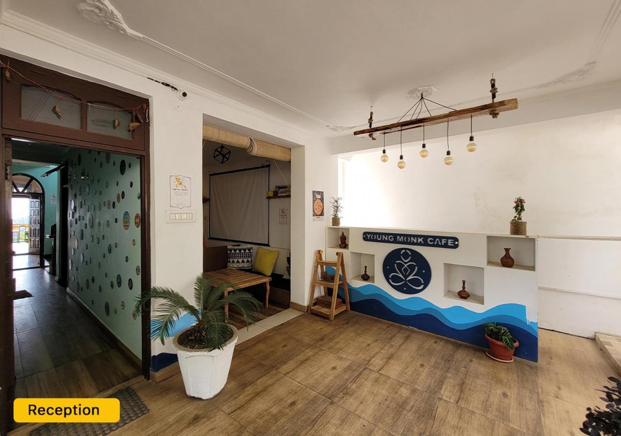 Young Monk Hostel & Cafe Dharamkot ماكليود غانج المظهر الخارجي الصورة