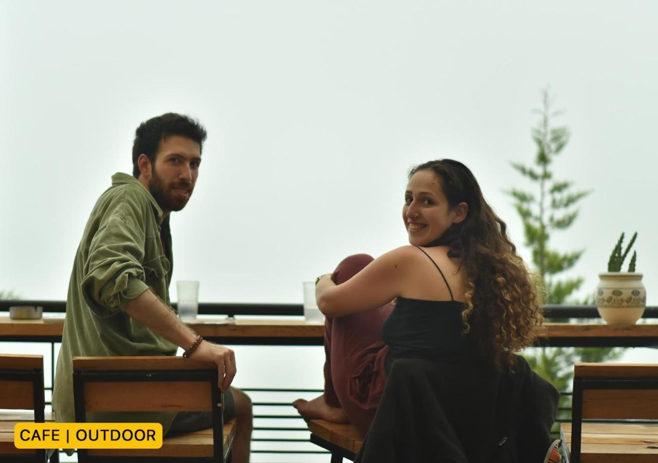Young Monk Hostel & Cafe Dharamkot ماكليود غانج المظهر الخارجي الصورة