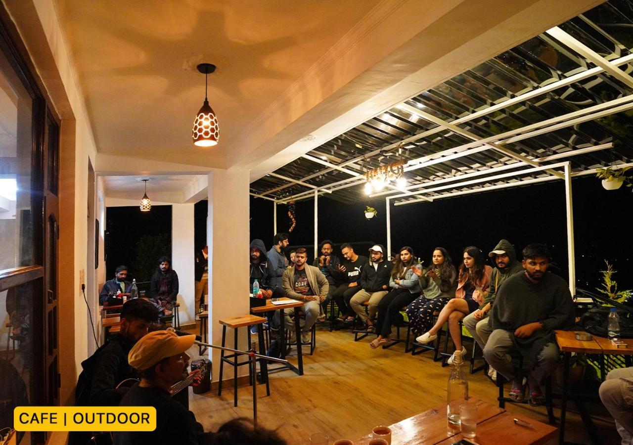 Young Monk Hostel & Cafe Dharamkot ماكليود غانج المظهر الخارجي الصورة